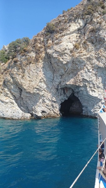 Marmaris: Boat Trip with Unlimited Drinks and BBQ Lunch | ®ExcursionMania