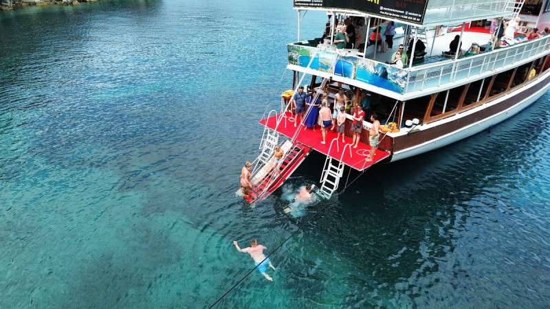 Marmaris: Boat Trip with Unlimited Drinks and BBQ Lunch | ®ExcursionMania