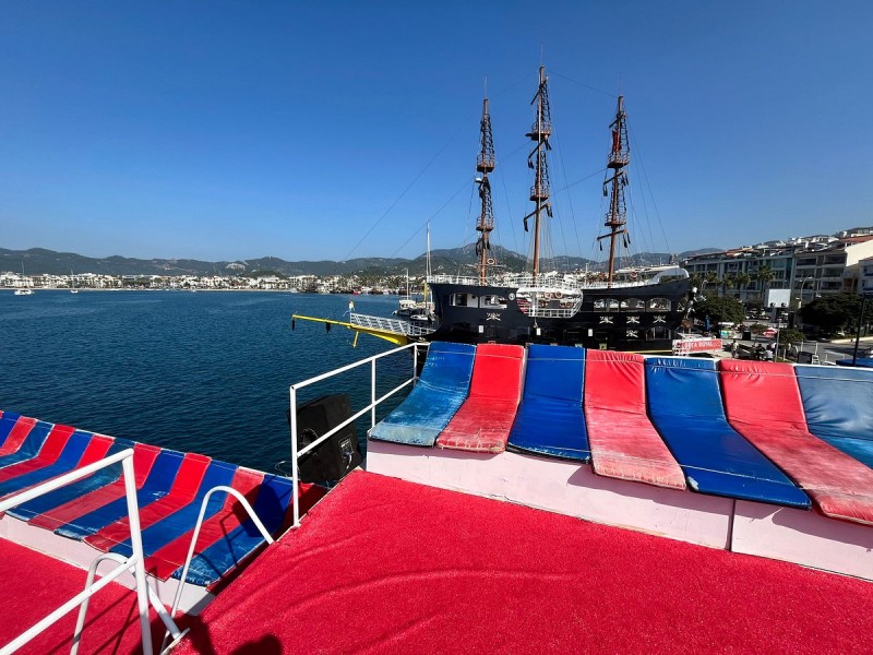 Marmaris: Boat Trip with Unlimited Drinks and BBQ Lunch | ®ExcursionMania