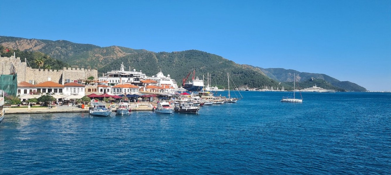 Marmaris: Boat Trip with Unlimited Drinks and BBQ Lunch | ®ExcursionMania
