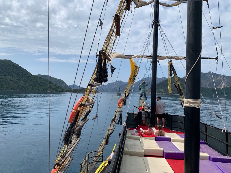 Marmaris: Boat Trip with Unlimited Drinks and BBQ Lunch | ®ExcursionMania