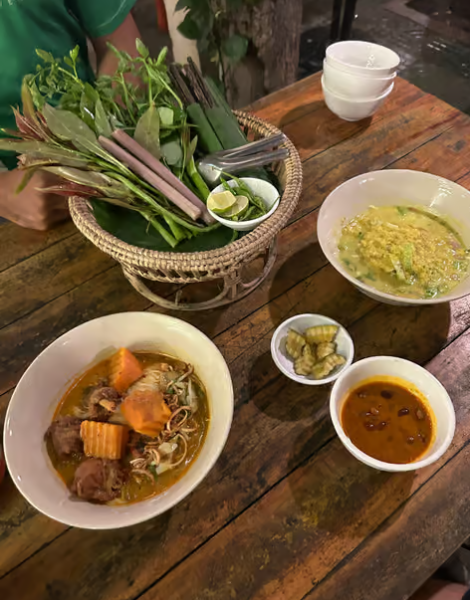 Siem Reap: Evening Food Tour with 10 Local Tastings | ®ExcursionMania