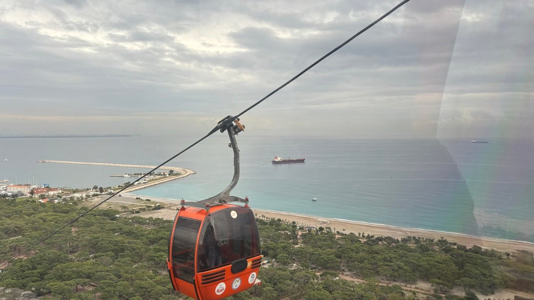 Antalya: Guided Old Town Tour with Boat Trip, Cable Car and Lunch | ®ExcursionMania