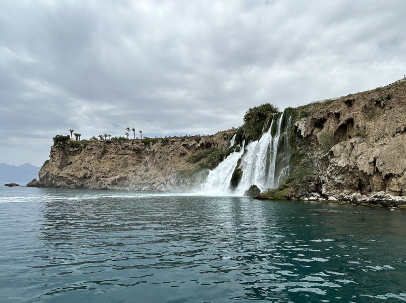 Antalya: Relax Boat Trip with Lunch to the Duden Waterfall | ®ExcursionMania
