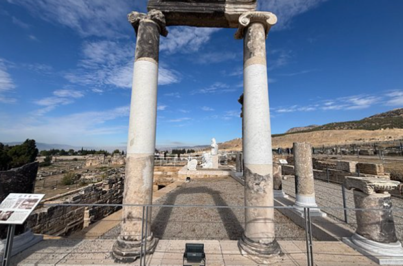 Antalya/Kemer Full-Day Pamukkale & Hierapolis Tour | ®ExcursionMania