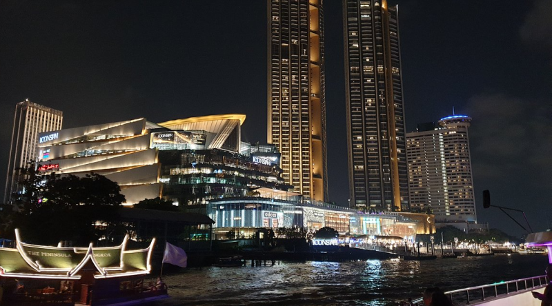 Grand Pearl Dinner Cruise Experience at Bangkok with Pickup | ®ExcursionMania