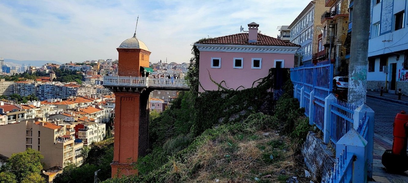 Izmir City Tour: Ancient Landmarks and Modern Charms | ®ExcursionMania