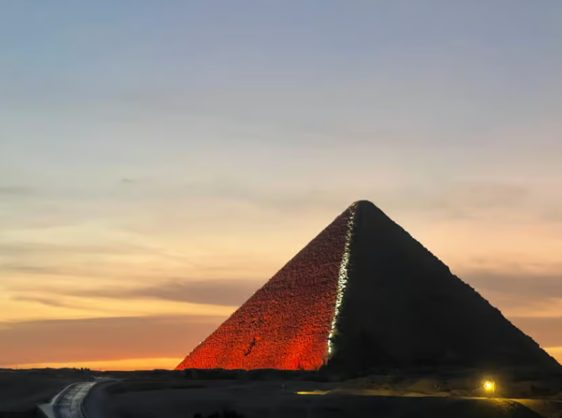 Cairo: Dinner at The Great Pyramid Inn with Hotel Transfers | ®ExcursionMania