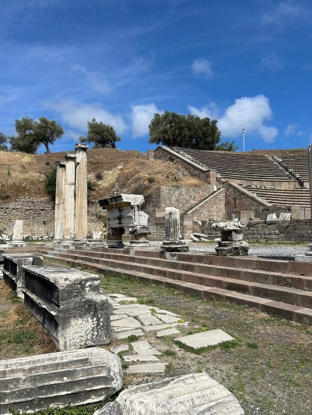 Izmir: From Izmir: Pergamon Tour with Hotel Transfer & Lunch | ®ExcursionMania
