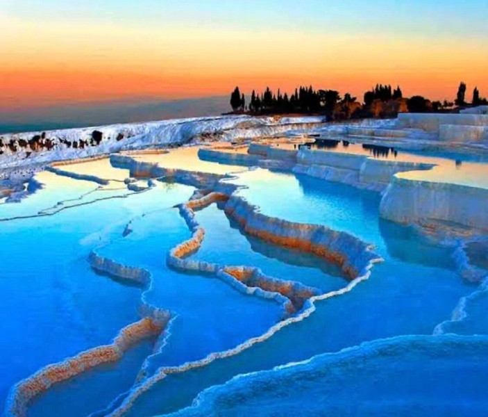 Izmir: Small Group Pamukkale Tour with Hotel Transfer & Lunch | ®ExcursionMania