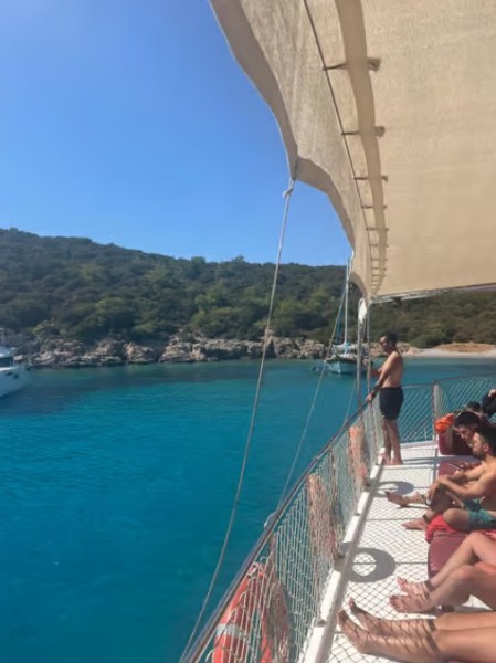 Bodrum: Bodrum: Cleopatra Island Tour with Lunch and Swimming Stops | ®ExcursionMania