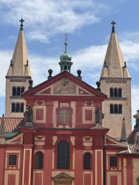 Two-Hour Morning Walking Tour of Prague Castle | ®ExcursionMania