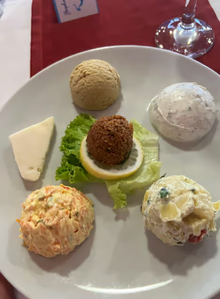 Istanbul: Bosphorus Cruise with Dinner Show | ®ExcursionMania