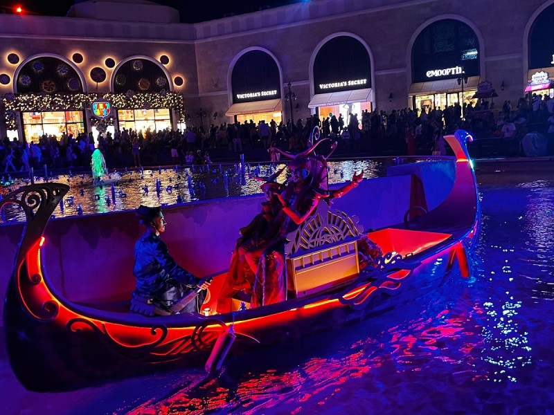 From Antalya: Land of Legends Night Transfer and Boat Parade Show | ®ExcursionMania