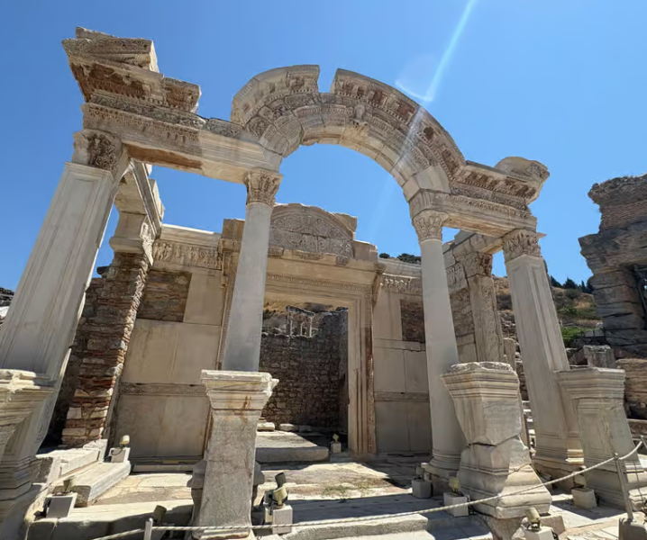 Kusadasi: Ephesus  Temple of Artemis For Cruisers /Skip The Line Tour | ®ExcursionMania