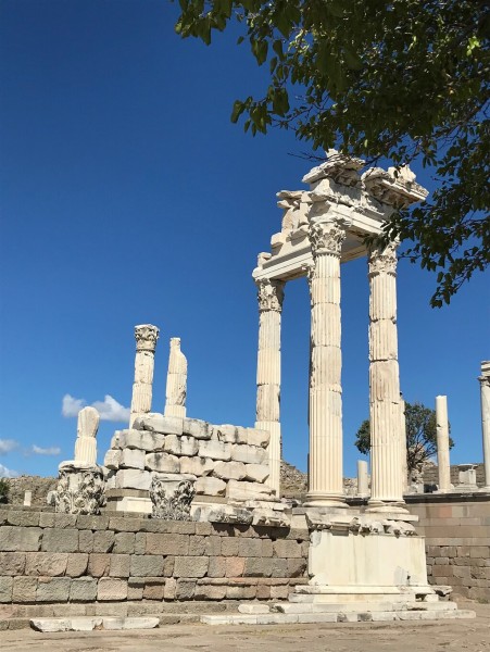 Kusadasi: Pergamon & Asklepion Day Tour | ®ExcursionMania