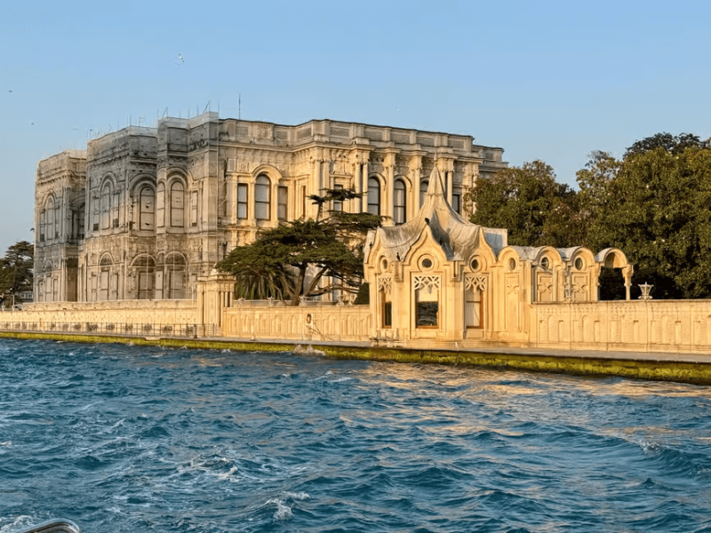 Istanbul: Bosphorus Sunset Cruise Experience with Live Guide | ®ExcursionMania