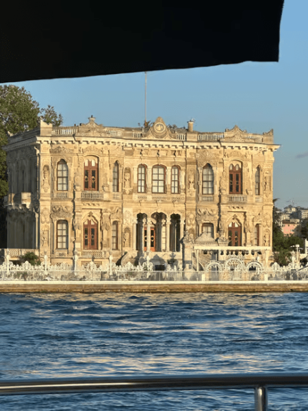 Istanbul: Bosphorus Sunset Cruise Experience with Live Guide | ®ExcursionMania