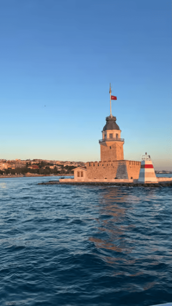 Istanbul: Bosphorus Sunset Cruise Experience with Live Guide | ®ExcursionMania