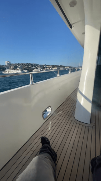 Istanbul: Bosphorus Sunset Cruise Experience with Live Guide | ®ExcursionMania