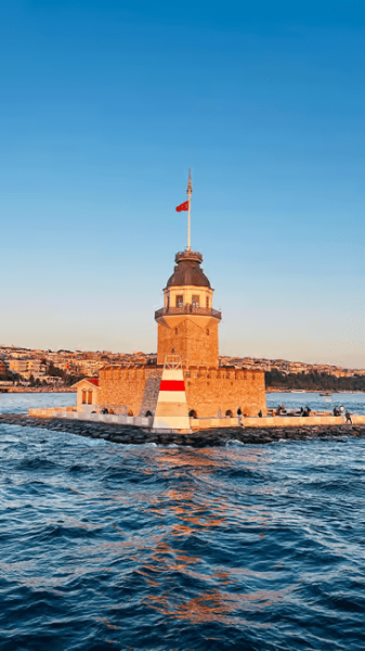 Istanbul: Bosphorus Sunset Cruise Experience with Live Guide | ®ExcursionMania