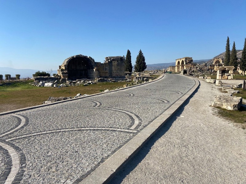 From Antalya: Full-Day Pamukkale & Hierapolis Tour w/Lunch | ®ExcursionMania