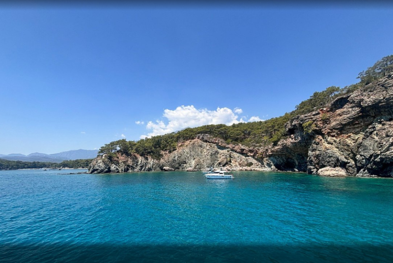 Kemer: From Kemer: Pirate Boat Tour w/Hotel Transfer | ®ExcursionMania