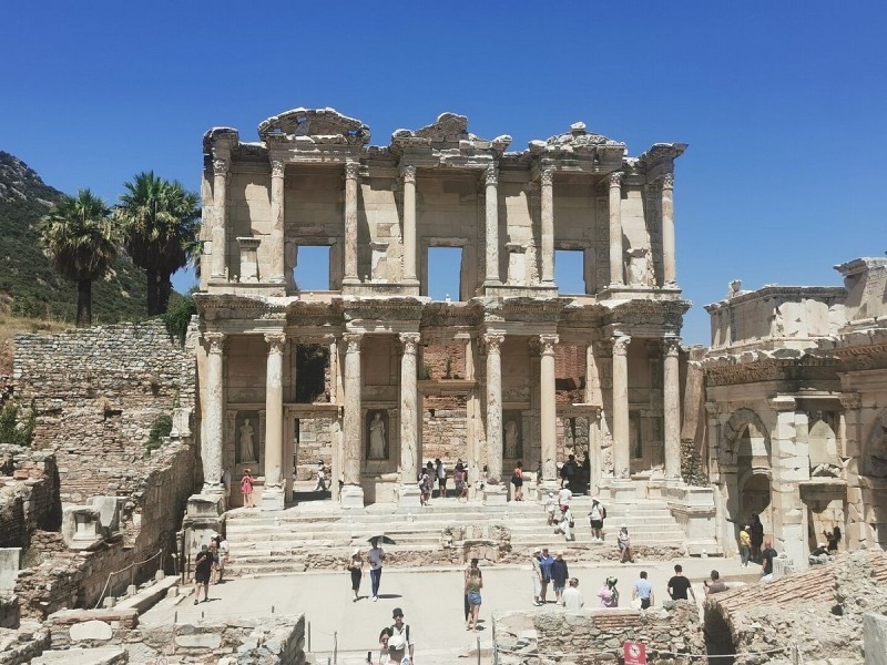 Icmeler: Ephesus Tour w/ Experience Museum & The Temple of Artemis | ®ExcursionMania