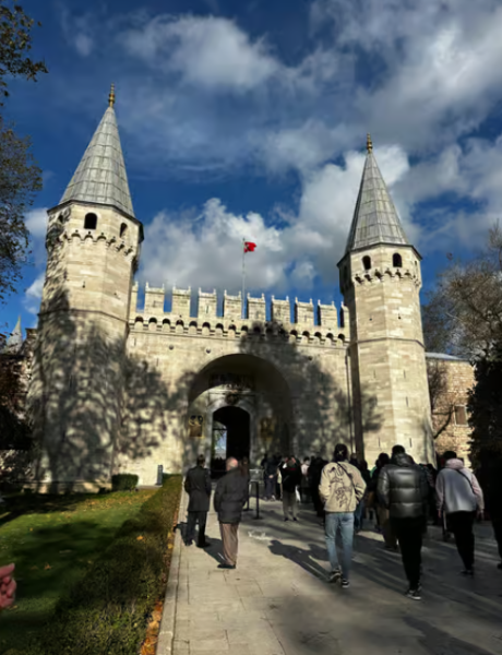 Istanbul: Bosphorus Dinner Cruise with Hotel Transfers | ®ExcursionMania