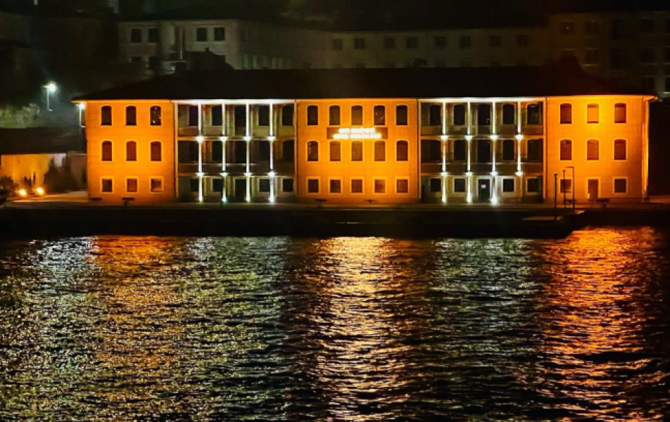 Istanbul Enchanting Bosphorus Cruise with Optional Meal | ®ExcursionMania