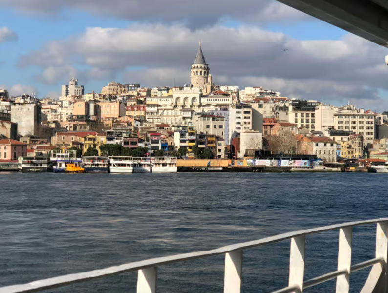 Discover Istanbul: Bosphorus Cruise with Daytime or Sunset Options | ®ExcursionMania