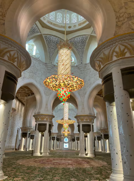 From Abu Dhabi: Grand Mosque Royal Palace and Etihad Tower | ®ExcursionMania