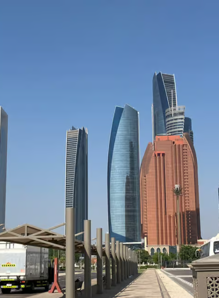 From Abu Dhabi: Grand Mosque Royal Palace and Etihad Tower | ®ExcursionMania