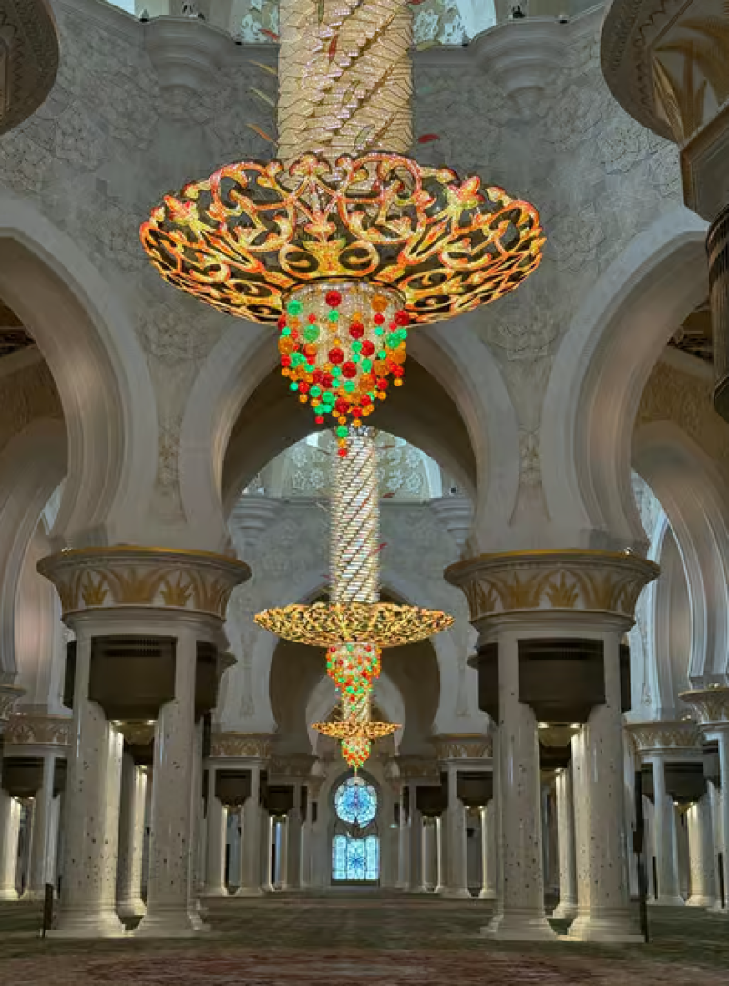 From Abu Dhabi: Grand Mosque Royal Palace and Etihad Tower | ®ExcursionMania