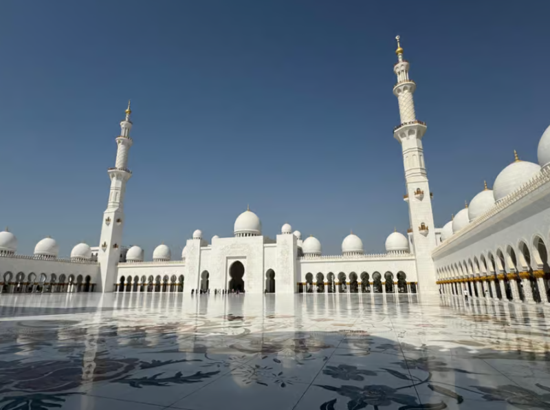 From Abu Dhabi: City Sightseeing and Sheikh Zayed Mosque | ®ExcursionMania