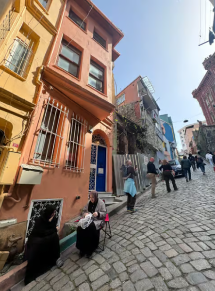 Istanbul: Fener Balat Old Greek and Jewish Quarter Tour | ®ExcursionMania