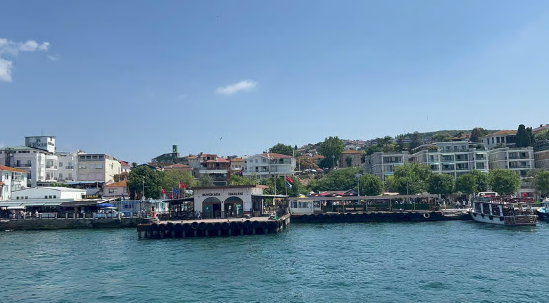 Istanbul: Round-Trip Ferry Tickets to the Princes' Islands | ®ExcursionMania