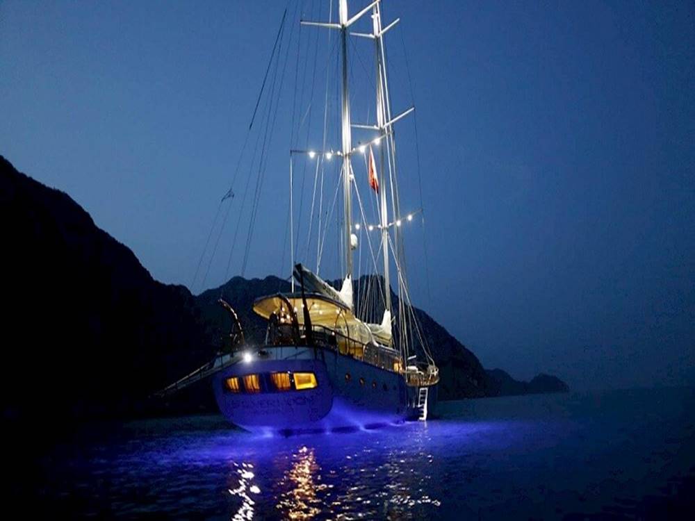 Kemer Moonlight Yacht Tour