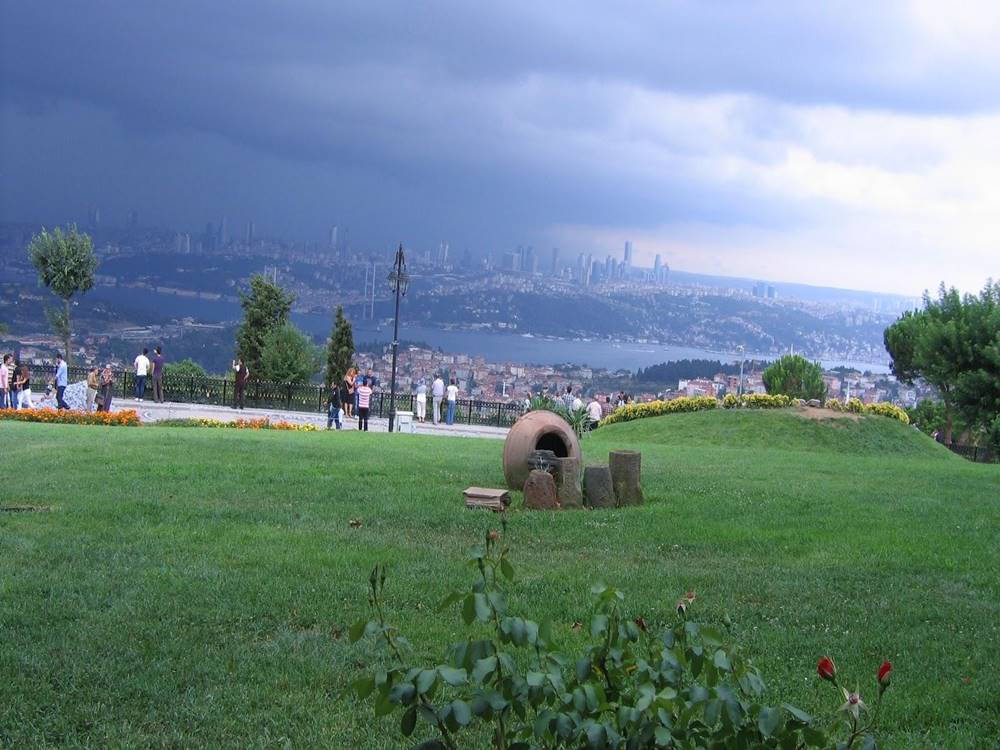 Istanbul Modern City Tour With Bosphorus Boat Trip And Dolmabahce