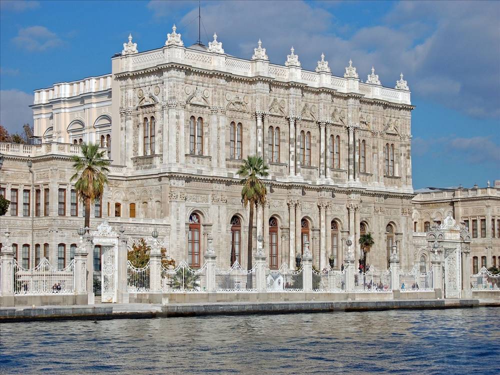 Istanbul Modern City Tour With Bosphorus Boat Trip And Dolmabahce
