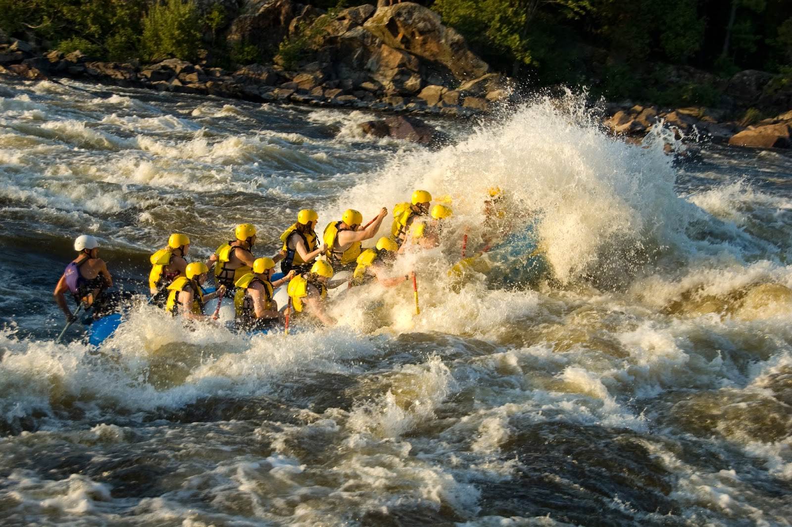 rafting tour side