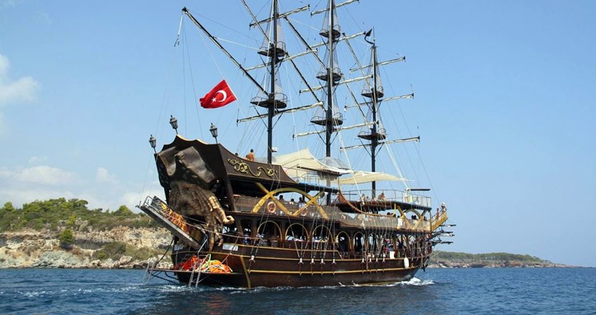 bodrum pirate boat trip
